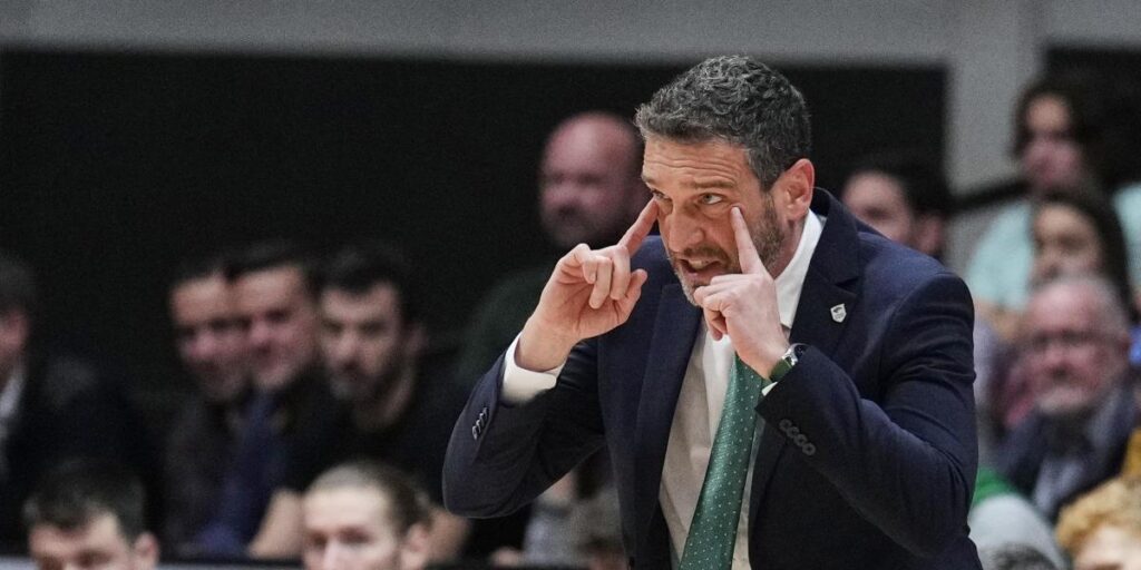 Ibon Navarro renueva su contrato con Unicaja