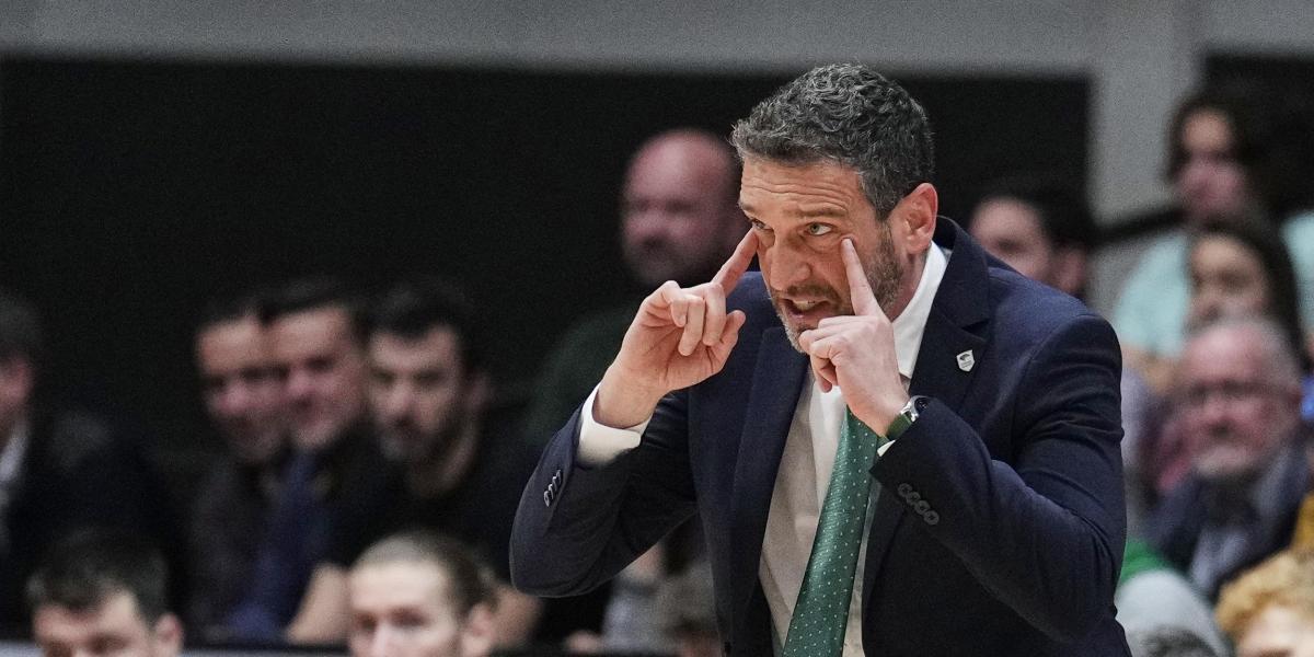 Ibon Navarro renueva su contrato con Unicaja