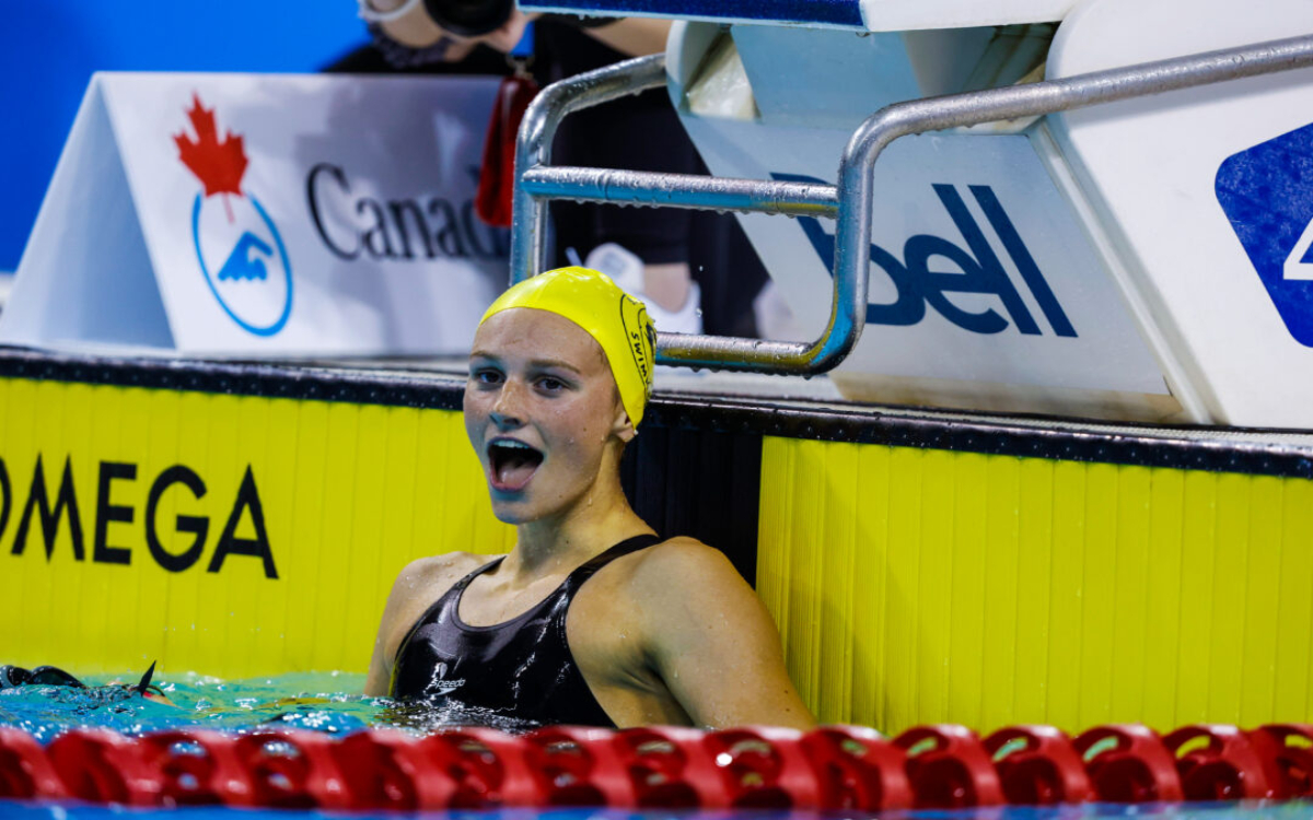 Impone canadiense un nuevo récord mundial de 400 metros libres a los 16 años | Video
