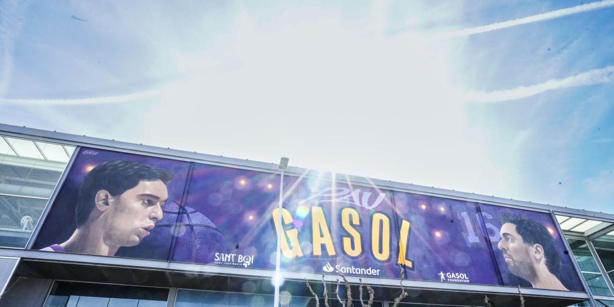Inaugurado un mural de Pau Gasol frente a la escuela donde empezó a jugar