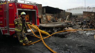 Indonesia: voraz incendio en un depósito de combustible deja al menos 16 muertos
