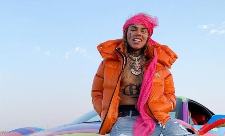 Ingresan de urgencia al rapero Tekashi 6ix9ine tras recibir una brutal paliza