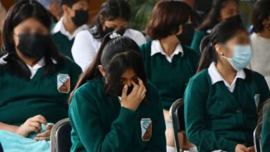 Investigan a mujer que golpeó a menor en pelea callejera