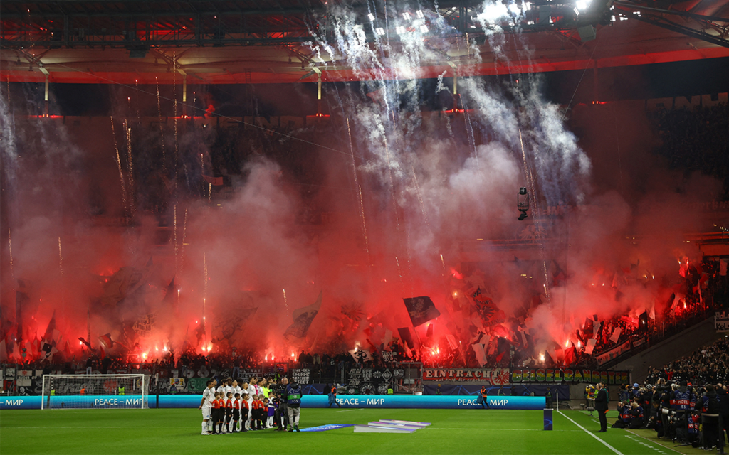Italia prohibe el ingreso a aficionados del Frankfurt para duelo de Champions League