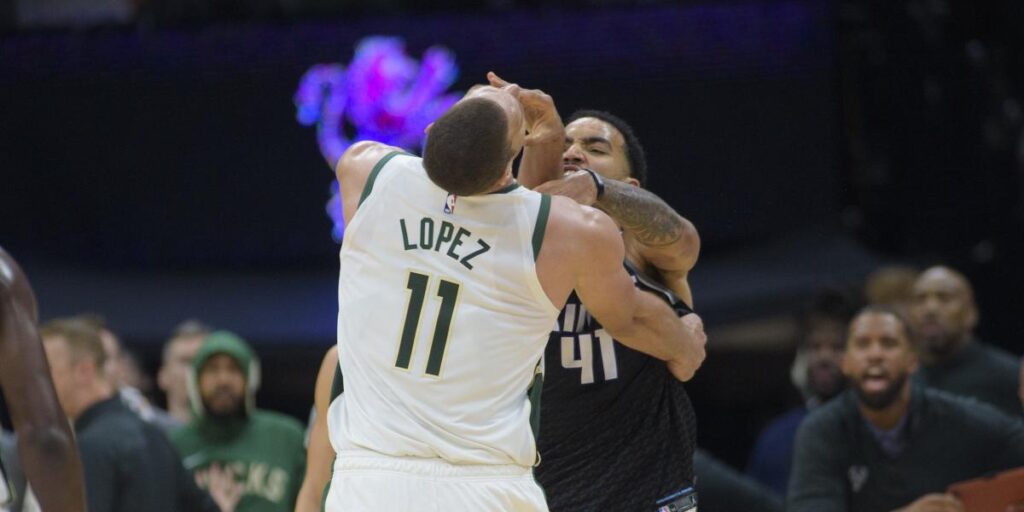 Jarana de la buena en el Kings-Bucks: López y Lyles terminan expulsados