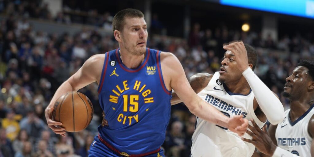 Jokic decanta el duelo en lo más alto de la Conferencia Oeste