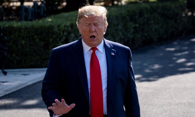 Jurado que discute posible acusación contra Trump tomará pausa de un mes