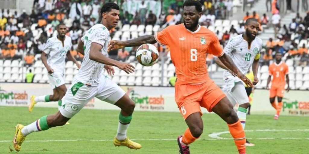 Kessie marca con Costa de Marfil en Islas Comoras (0-2)