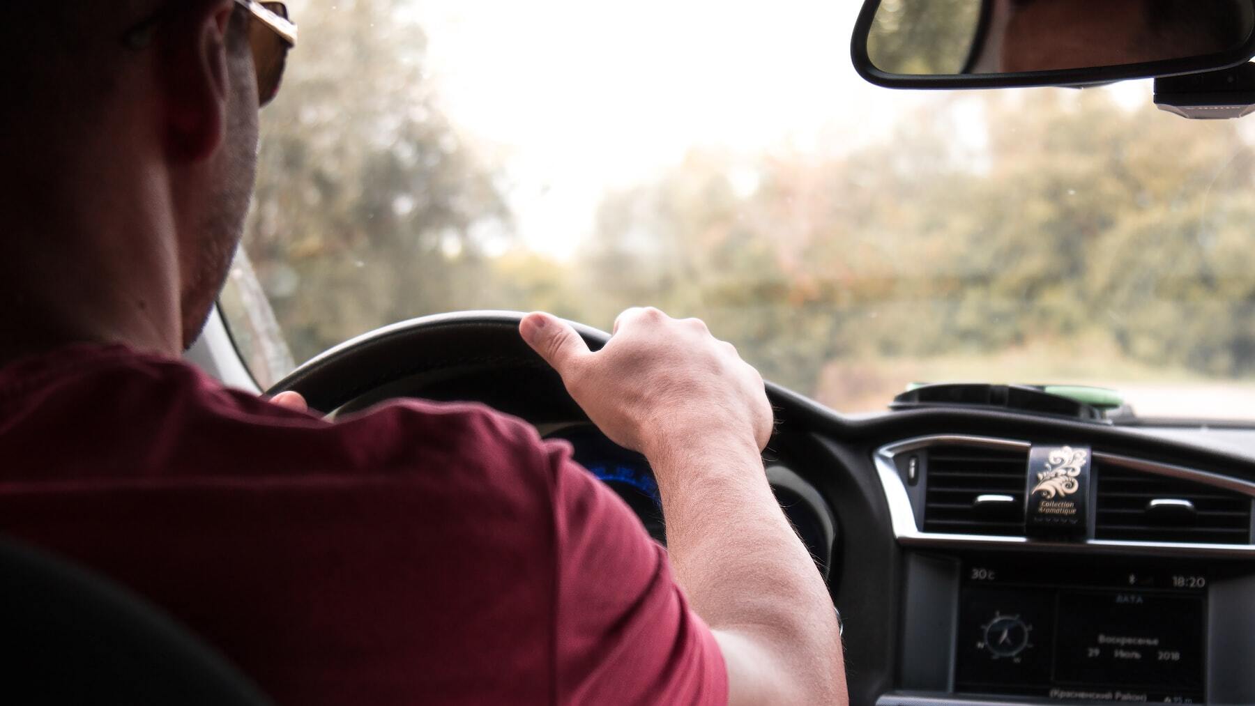 La DGT avisa de que esto que haces, será sanción