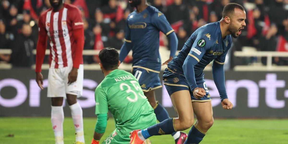 La Fiorentina remata su clasificación con una goleada