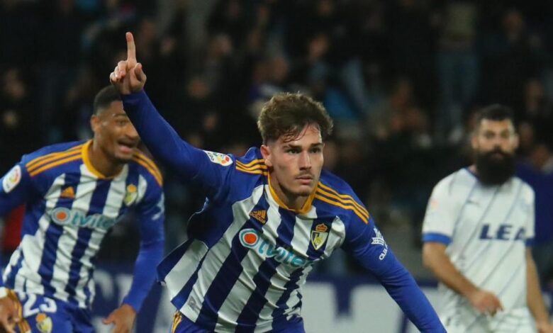 La Ponferradina coge vida ante un Alavés en alarmante 'sequía'