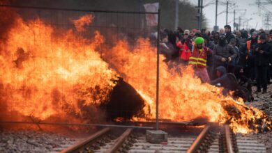 La participación baja en la décima jornada de protestas en Francia contra la reforma de Macron