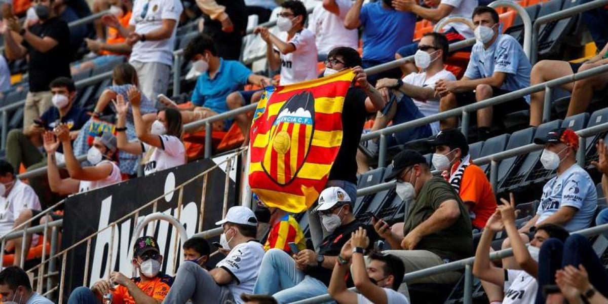 La plantilla del Valencia se rasca el bolsillo