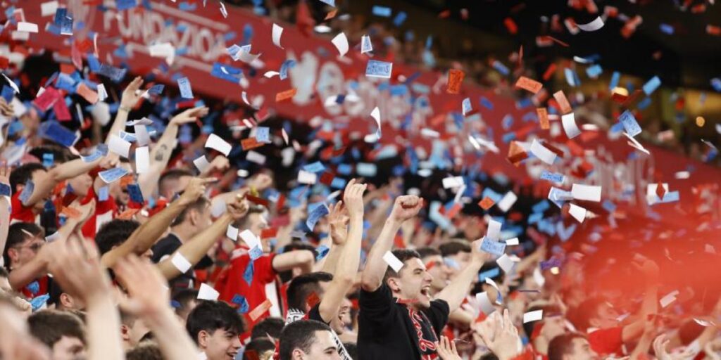 La protesta de la Grada Popular contra el Barça pasa casi desapercibida