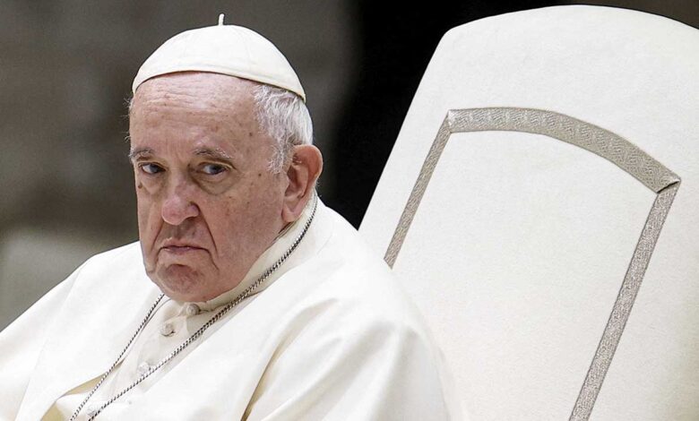 La salud del papa Francisco 'mejora progresivamente' y continúa tratamiento