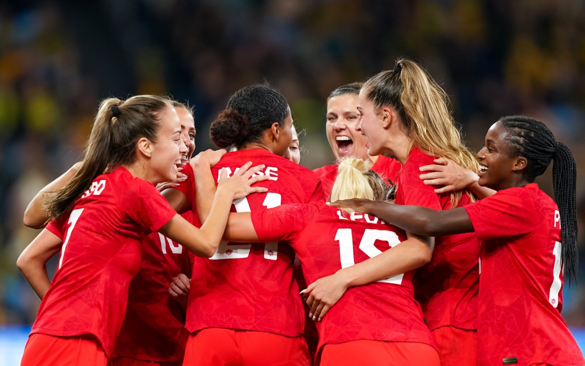 La selección femenina de Canadá llega a acuerdo de equiparación económica