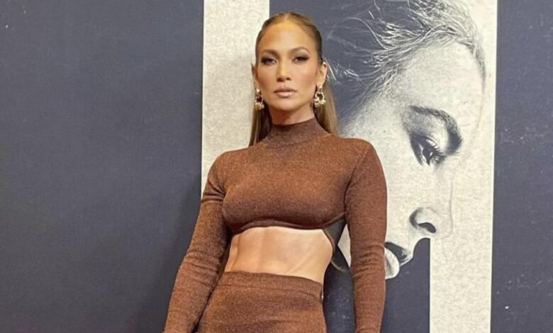 Las explosivas imágenes de Jennifer Lopez en ropa interior que hacen 'arder' Instagram