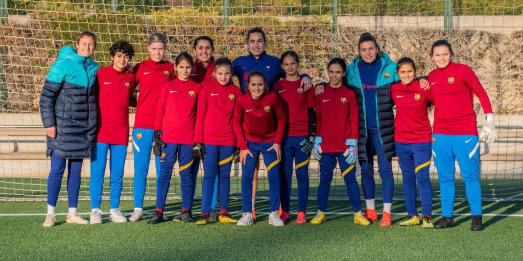 Las porteras de la cantera entrenan con Paños, Cata y Gemma