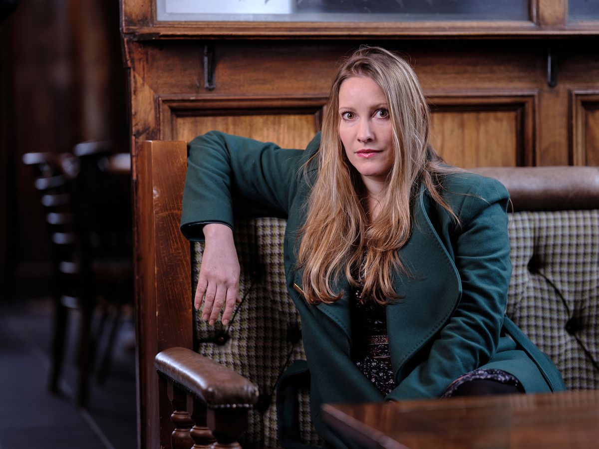 Laura Bates, activista: “La ‘manosfera’ se ha infiltrado en la cabeza de adolescentes que consideramos normales”