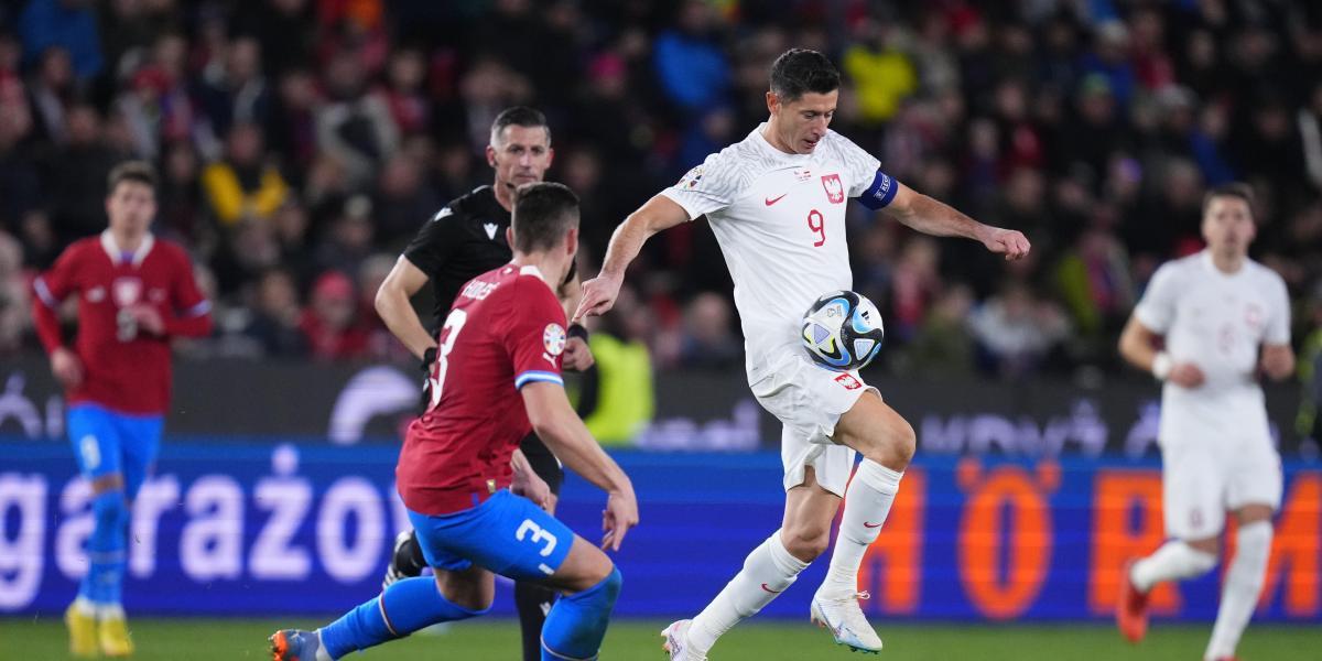 Lewandowski, Koundé y Kessie juegan los 90 minutos sin lesiones