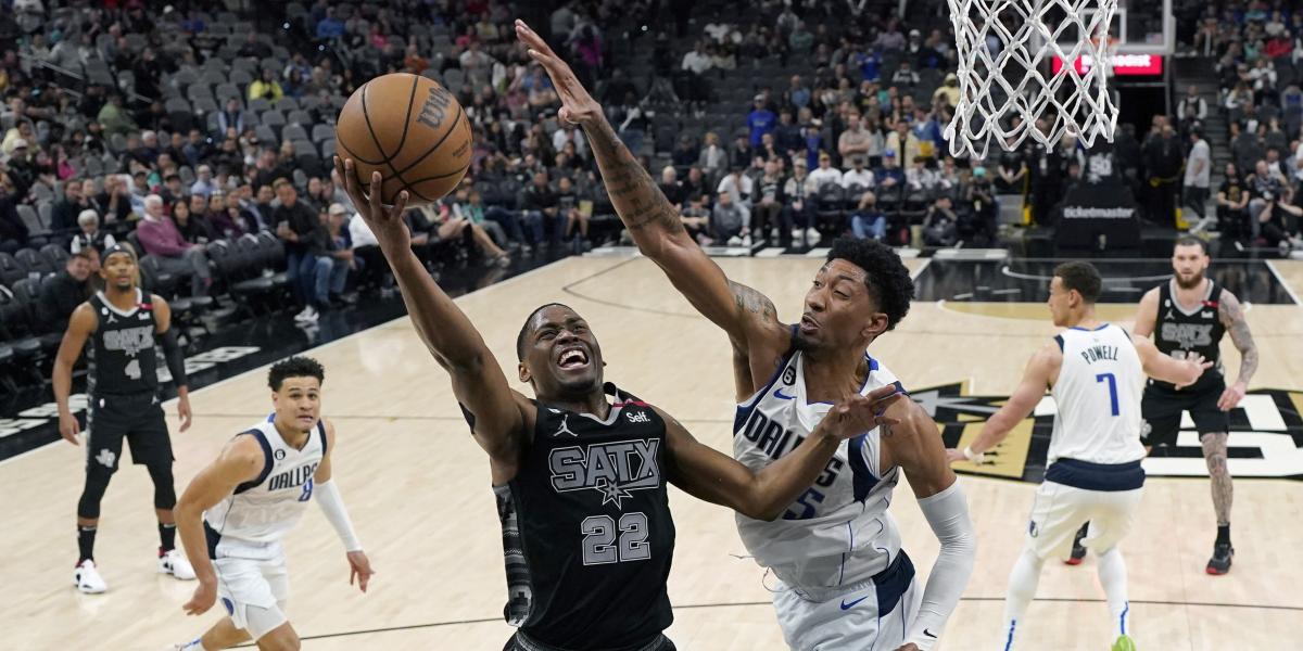 Los Mavericks toman aire sin estrellas y con mucho suspense