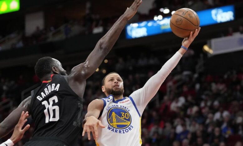 Los Warriors recuerdan lo que es ganar lejos de casa contra los Rockets de Garuba