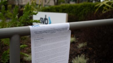 Los reguladores están solicitando a los empleados de SVB que permanezcan durante los próximos 45 días