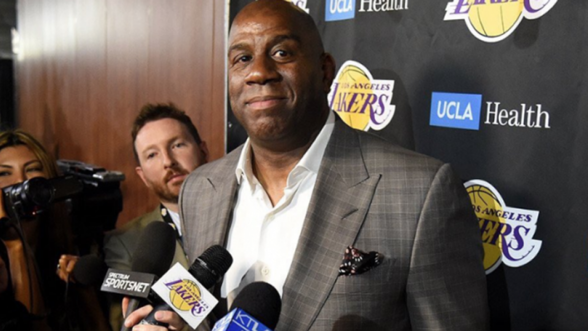 Magic Johnson podría convertirse en nuevo propietario de los Commanders