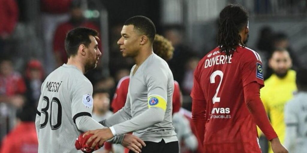Mbappé sujeta a un PSG en plena crisis