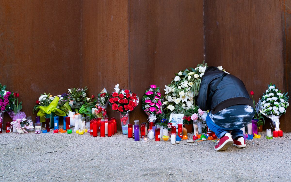 Menor trans saltó de balcón por bullying; su gemela se unió en solidaridad