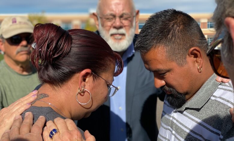 Mexicano deportado "por error" obtiene residencia en EU tras 16 años de gestiones