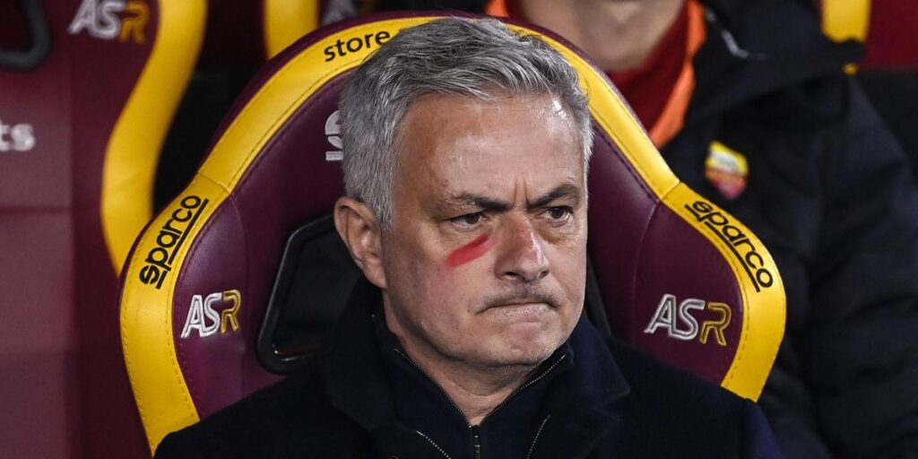 Mourinho, implicado en una 'pelea' tras el derbi romano: "¿Tú qué cojones miras...?"