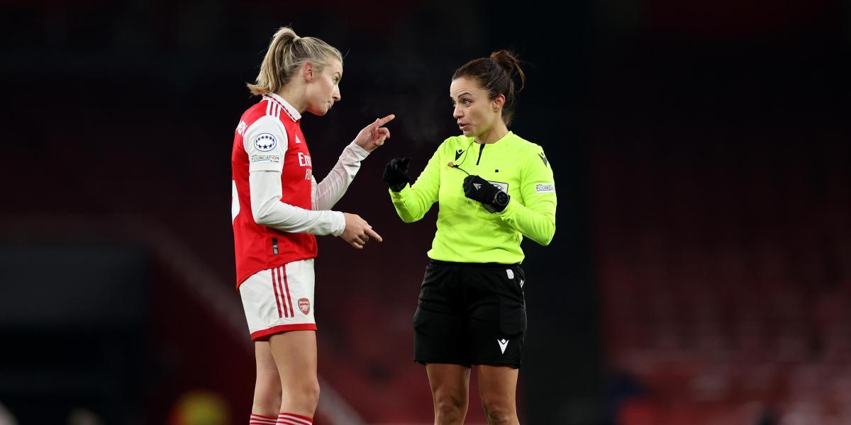 Noche histórica para el arbitraje femenino español