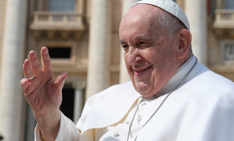 Papa Francisco es ingresado en hospital de Roma por problemas respiratorios