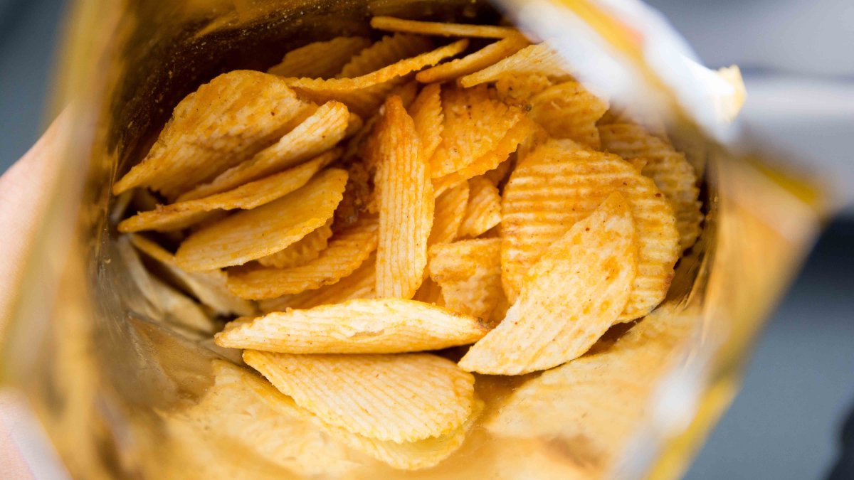 Por qué las bolsas de papas fritas están medio llenas