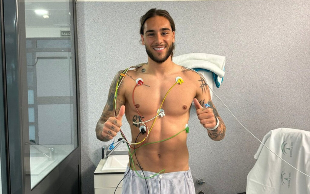 Quiere volver a jugar futbol con un desfibrilador automático | Video