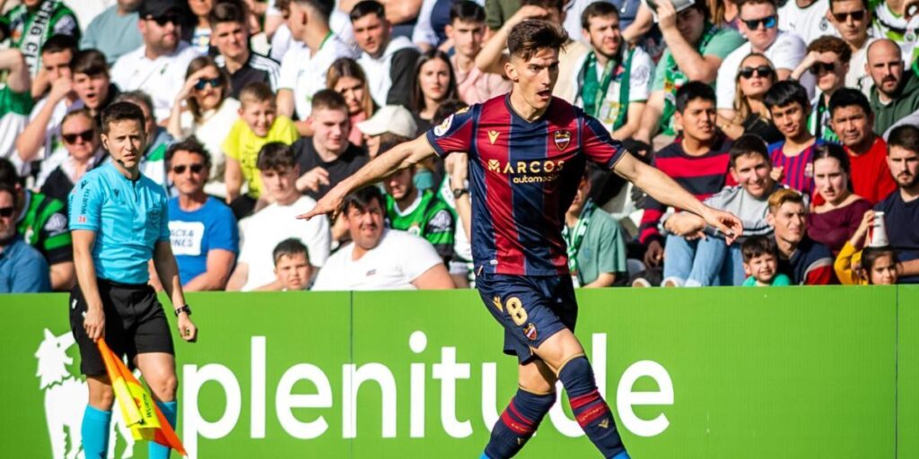 Racing - Levante, en directo | Sigue el choque de LaLiga SmartBank