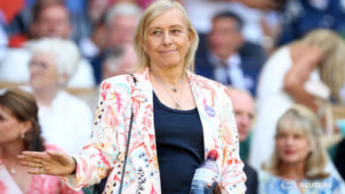 Revela Martina Navratilova que está libre del cáncer (garganta y mama) | Video