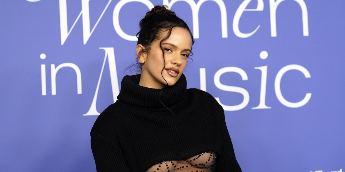 Rosalía brilló en los premios Women in Music con este vestido con transparencias