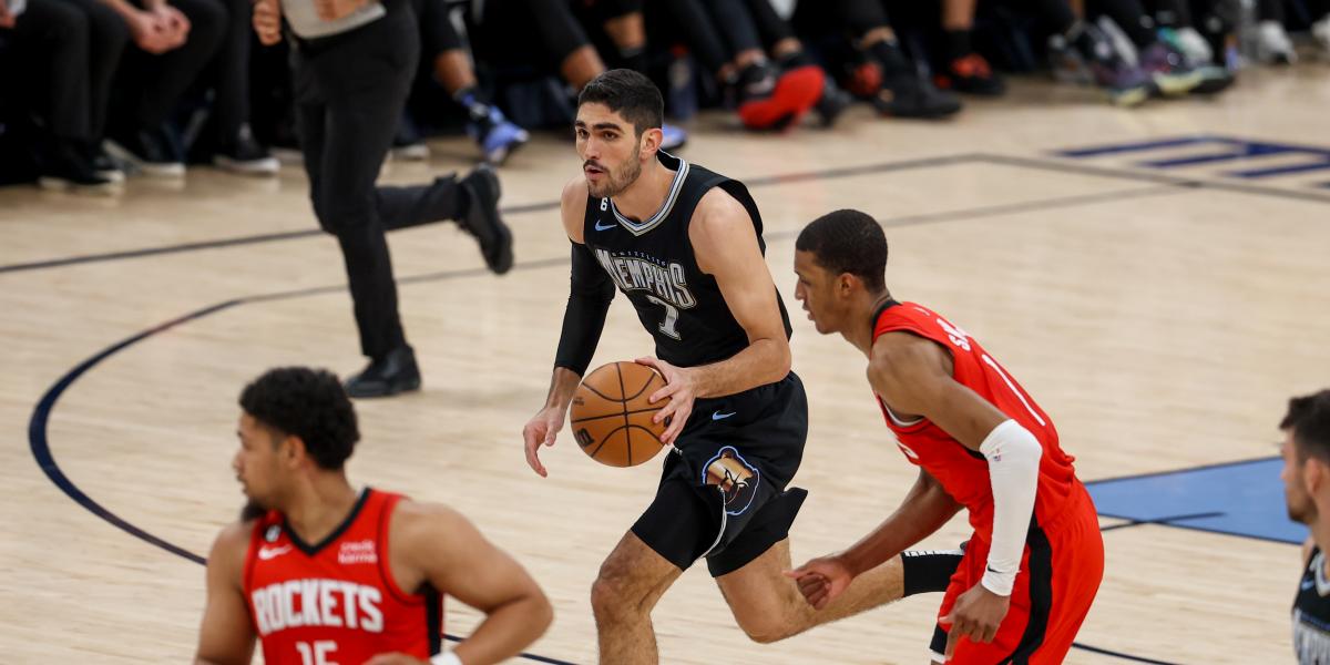 Santi Aldama, protagonista en el récord triplista de los Grizzlies