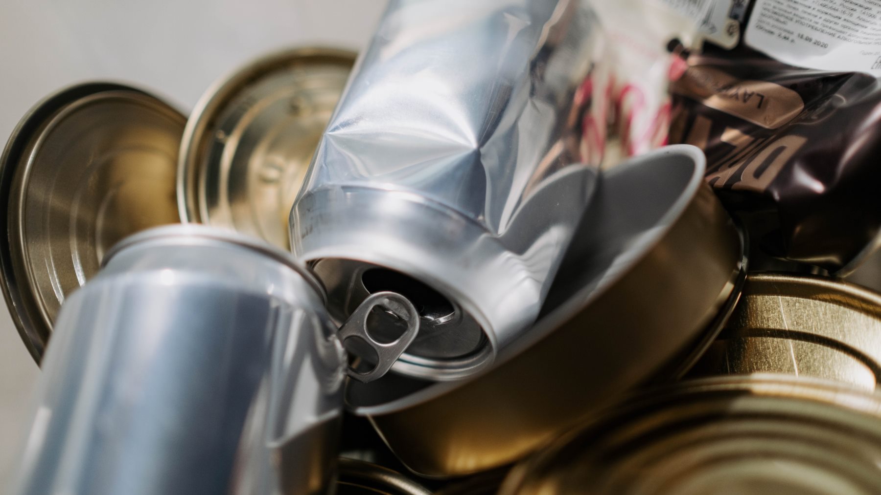 Si tus conservas tienen moho, no hagas esto bajo ningún concepto