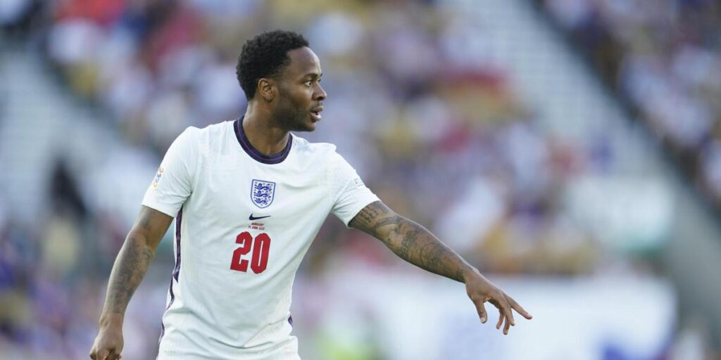 Sterling y Alexander-Arnold, fuera de la convocatoria de Inglaterra