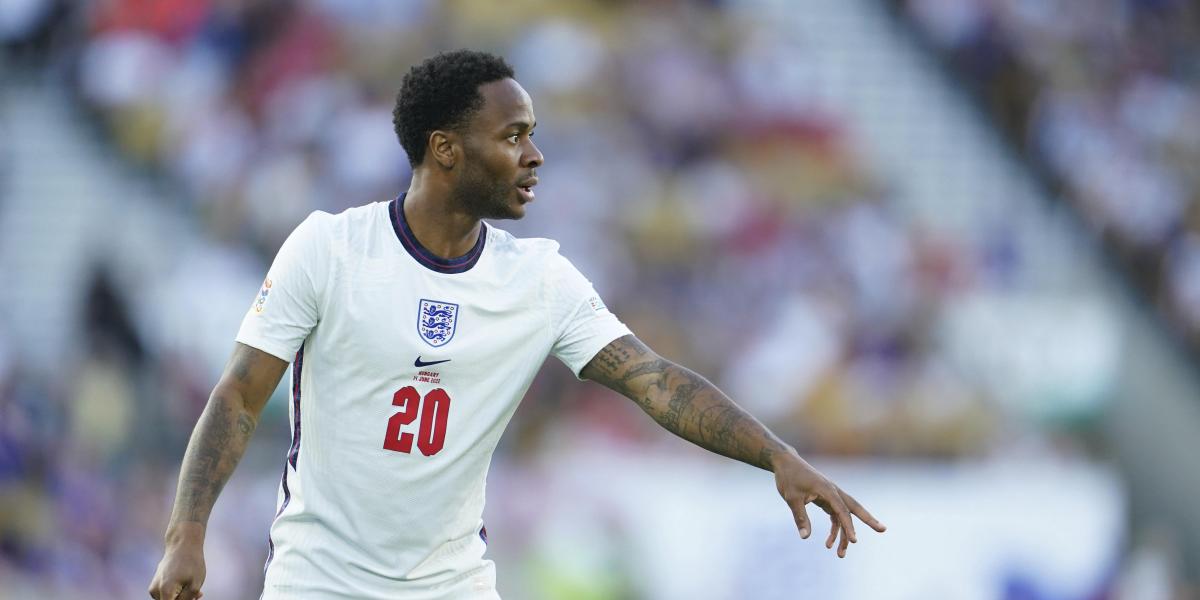 Sterling y Alexander-Arnold, fuera de la convocatoria de Inglaterra
