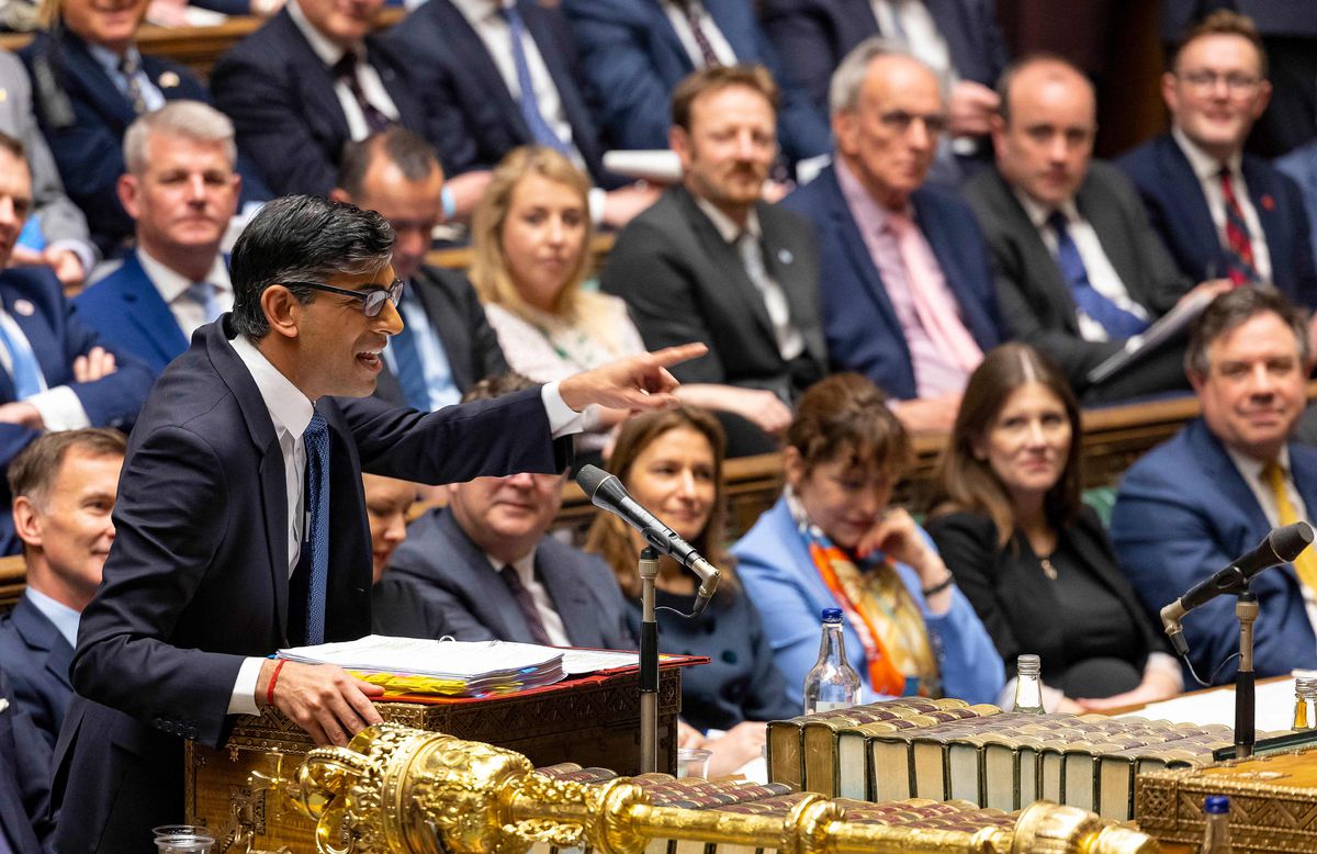 Sunak logra sofocar la rebelión euroescéptica liderada por Johnson contra el nuevo pacto con la UE