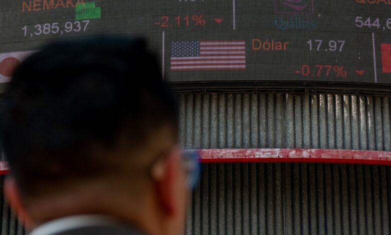Super peso vuelve y perfora brevemente barrera 18 dlls