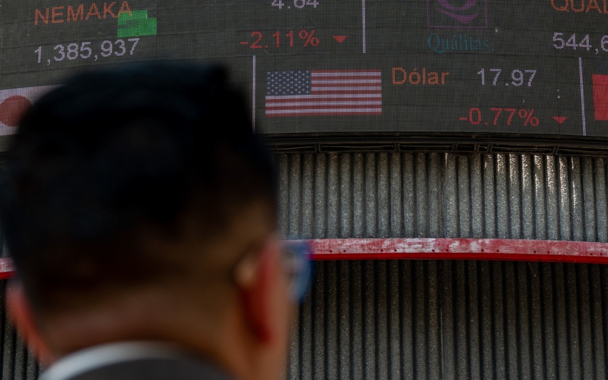 Super peso vuelve y perfora brevemente barrera 18 dlls