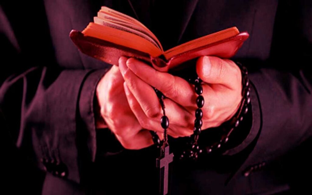 Suspenden a cinco sacerdotes por denuncias de delitos sexuales en Sinaloa