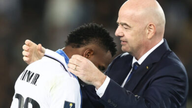 "Toda la solidaridad con Vinicius y todos los que sufren abusos racistas": Infantino | Video