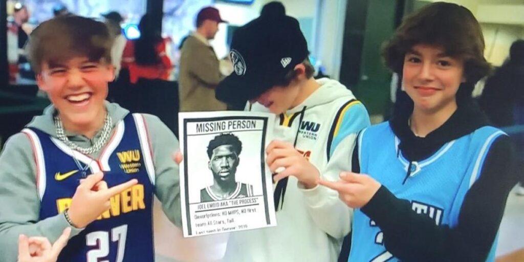 Troleo épico de la afición de Denver a Embiid