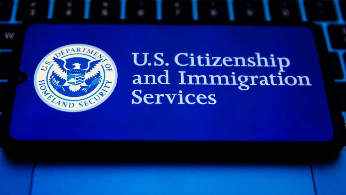 USCIS extiende requisito de intérpretes del gobierno en entrevistas de asilo